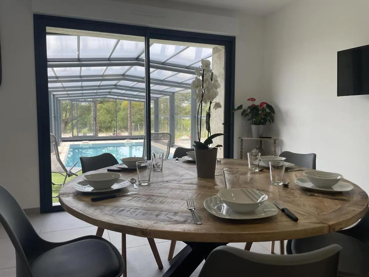 Gite Renove Avec Piscine Chauffee Couverte, Climatisation, Proche Randonnees Et Attractions Locales - Fr-1-489-471 Couzon 0*,  France