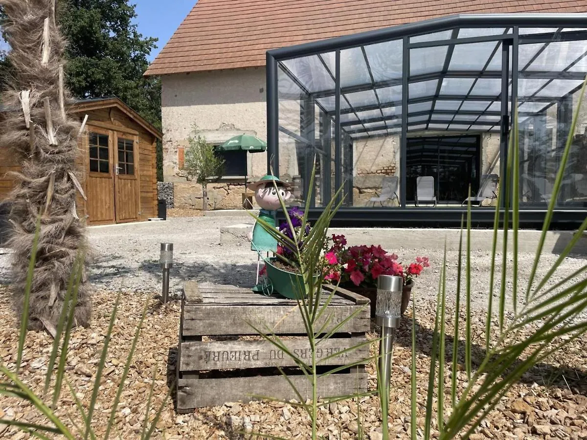 Gite Renove Avec Piscine Chauffee Couverte, Climatisation, Proche Randonnees Et Attractions Locales - Fr-1-489-471 Couzon