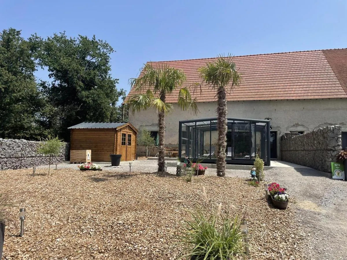 Gite Renove Avec Piscine Chauffee Couverte, Climatisation, Proche Randonnees Et Attractions Locales - Fr-1-489-471 Couzon 0*,