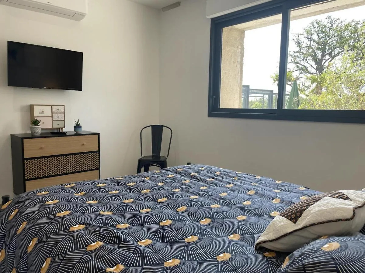 Gite Renove Avec Piscine Chauffee Couverte, Climatisation, Proche Randonnees Et Attractions Locales - Fr-1-489-471 Couzon