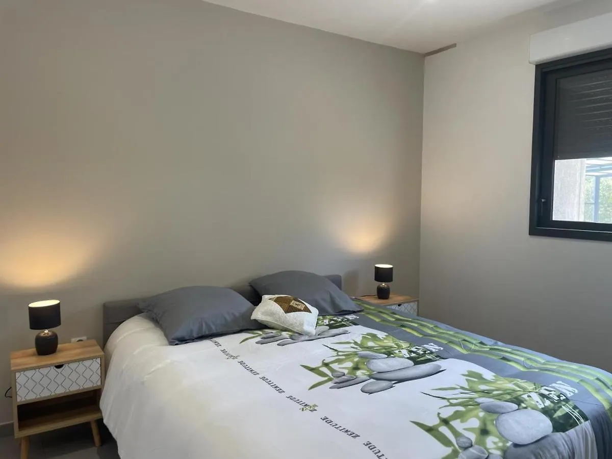 Holiday home Gite Renove Avec Piscine Chauffee Couverte, Climatisation, Proche Randonnees Et Attractions Locales - Fr-1-489-471 Couzon